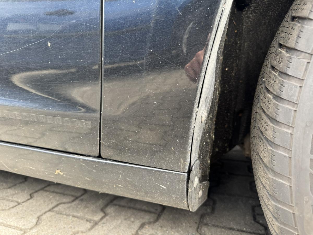 Volvo V60 original Kotfl&uuml;gel vorn rechts 01900 Black Stone Bj.2011